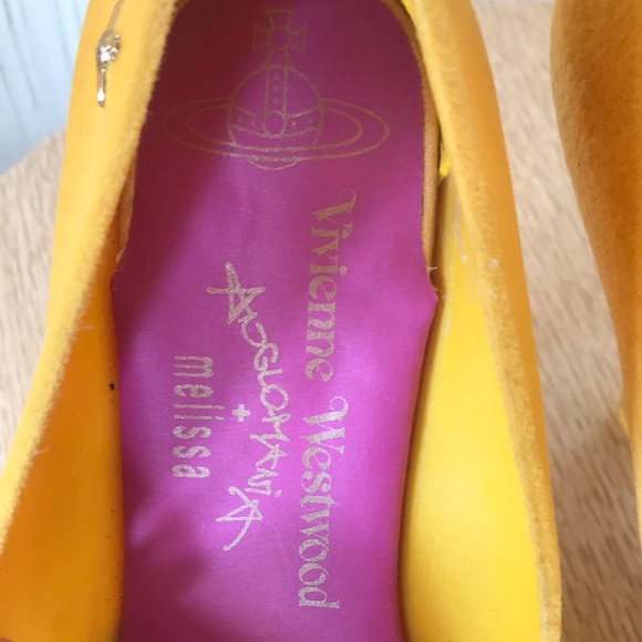 Yellow Vivienne Westwood velvet high heels - Picture 2 of 9